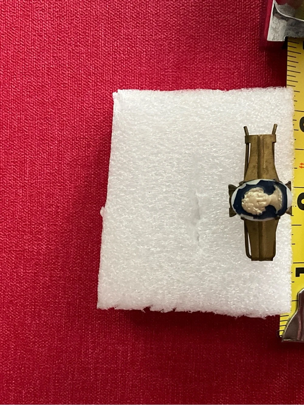 Shirley Temple Gold-Tone Cameo Bar Brooch/Barrett Blue and Cream